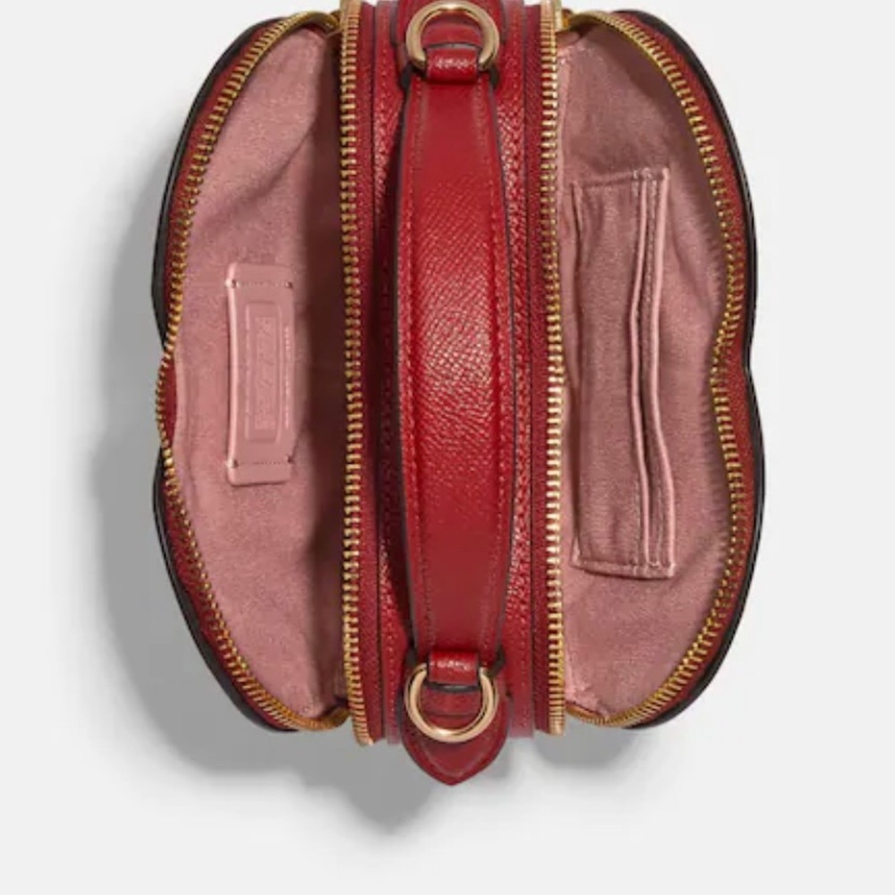 Coach Heart Crosssbody bag ❤️ - Picture 3 of 3